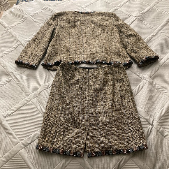 Josephine Chaus women’s suit size 8 jacket and skirt embroidered. - Picture 3 of 3